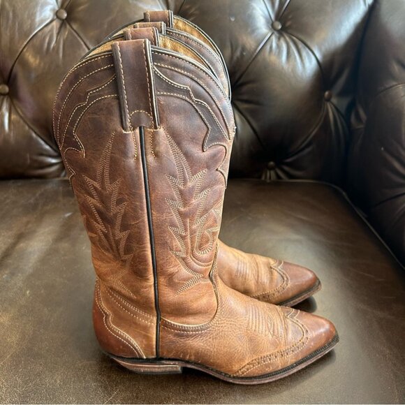Boulet Shoes - Boulet women’s chestnut cowboy boots size 6